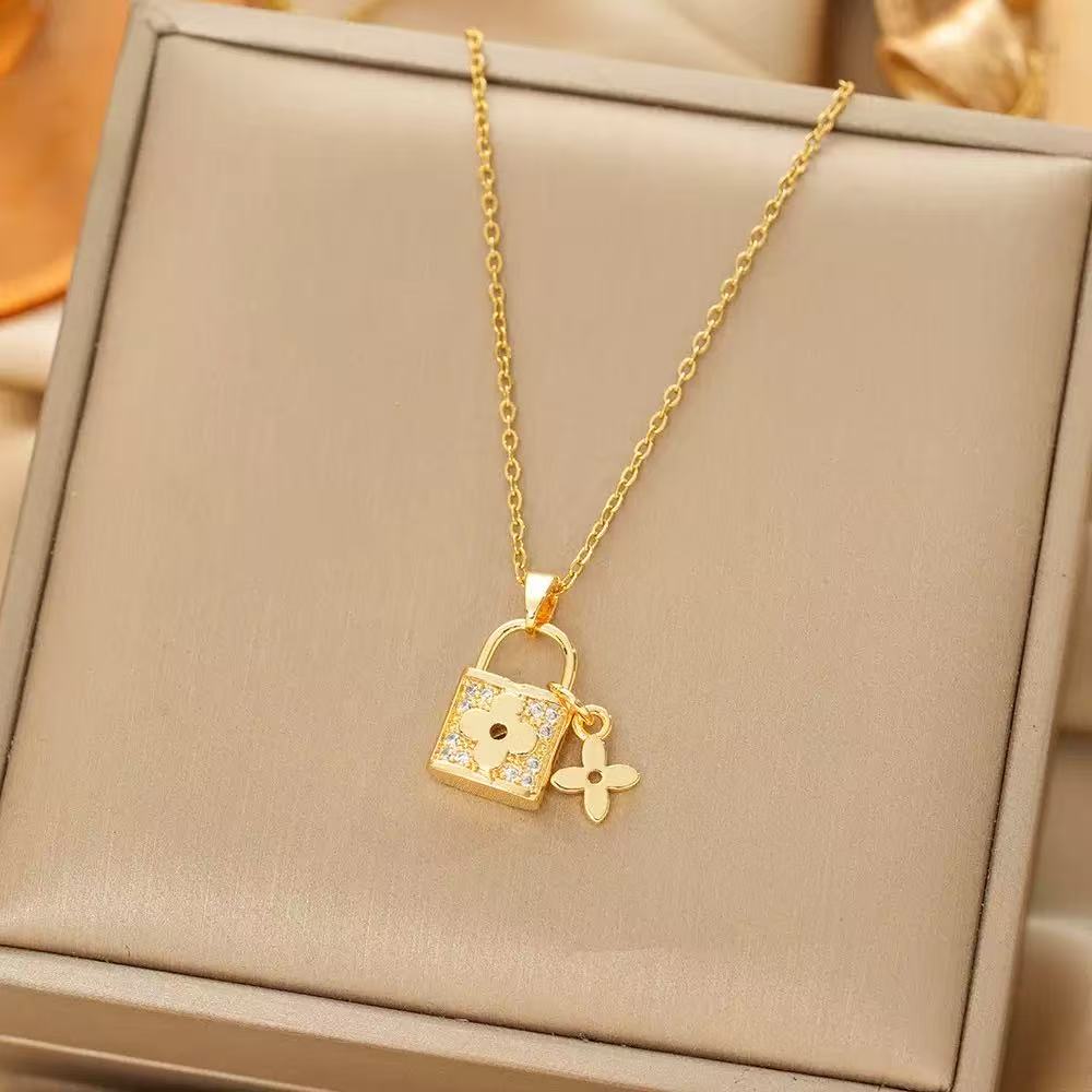 Clover Love Lock Chain