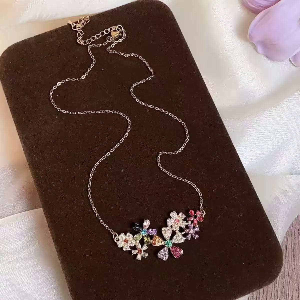 Colorful Daisy Necklace