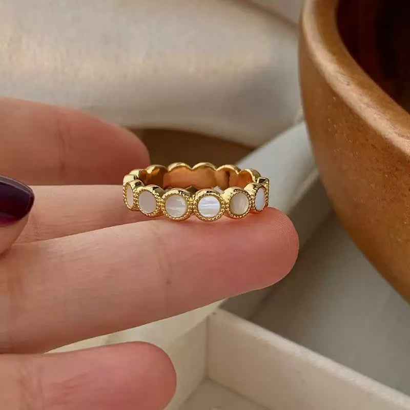 Minimalist Pearl Band