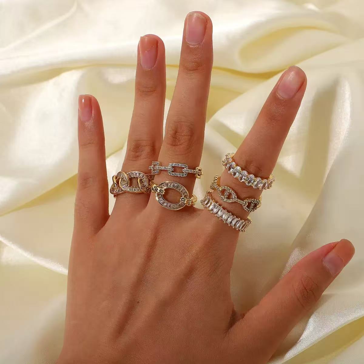 Statement Chain Ring