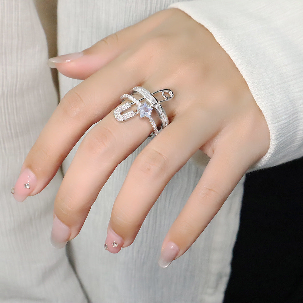 Dual Band Star U Ring