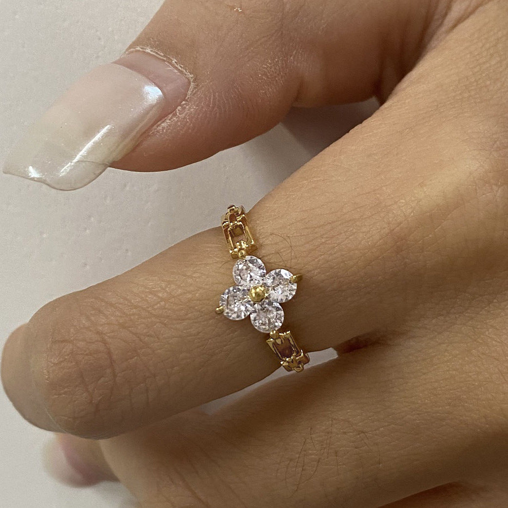 Clove Zircon Ring