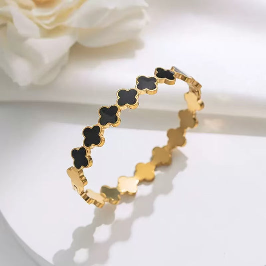 Aisha Clover Bangle
