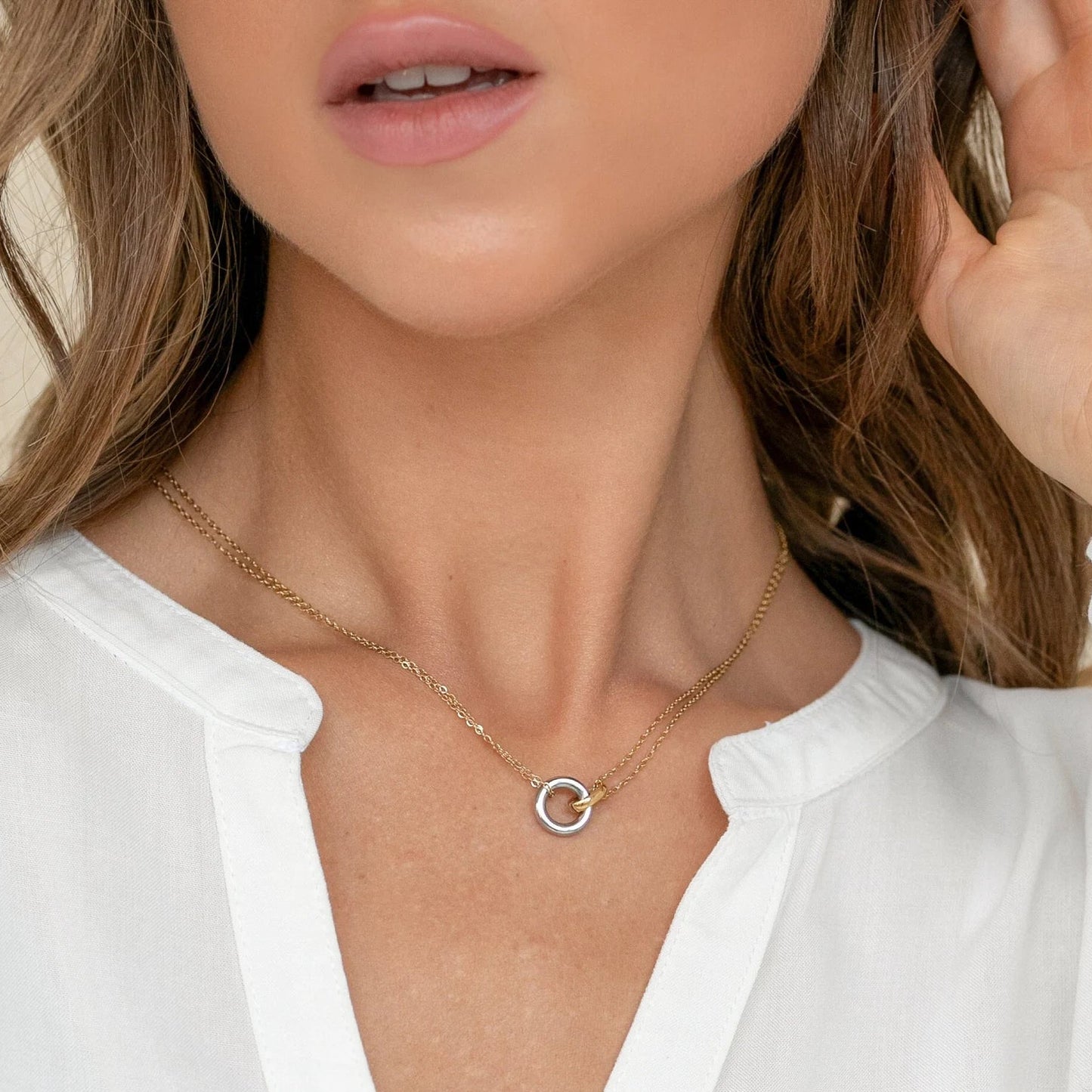 Dainty Interlocking Circle Necklace