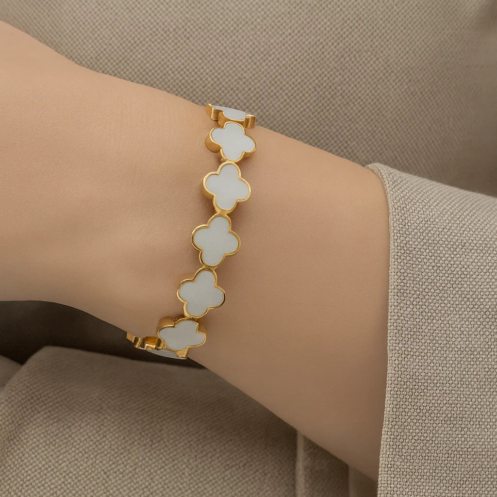 Aisha Clover Bangle
