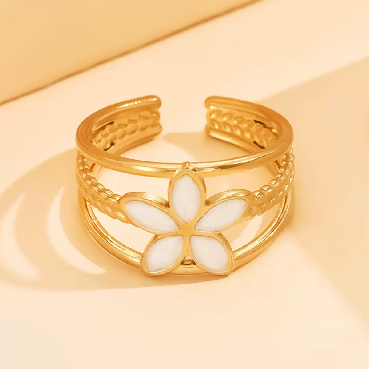 Serena Flower Ring