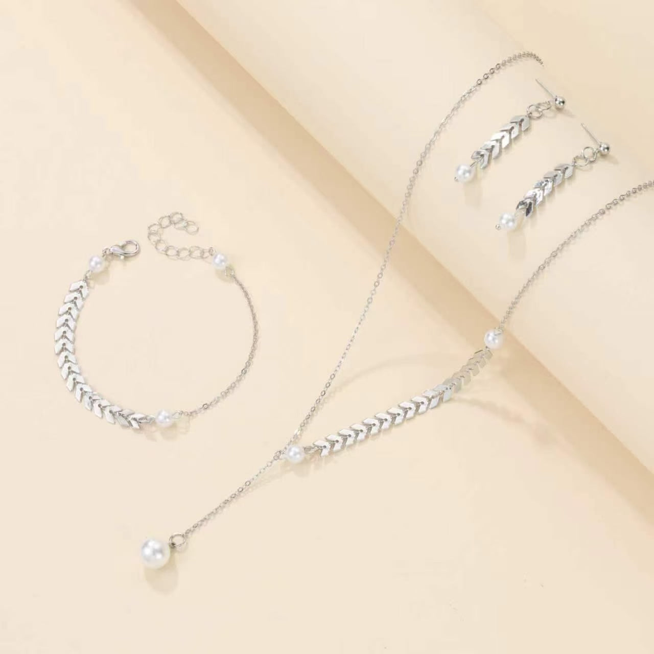 Wheat & peal Necklace