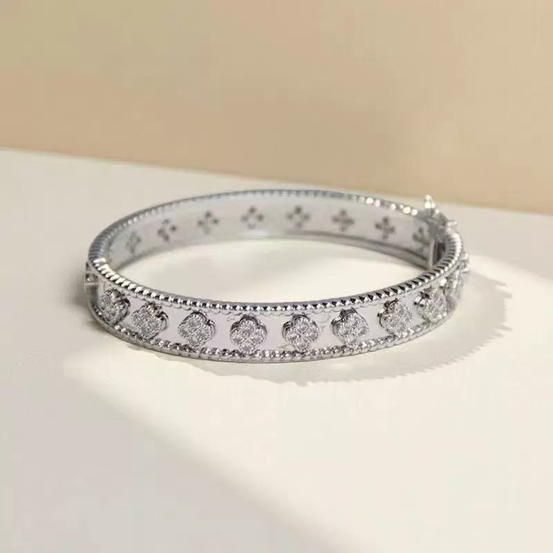 Clover Cutout Bangle