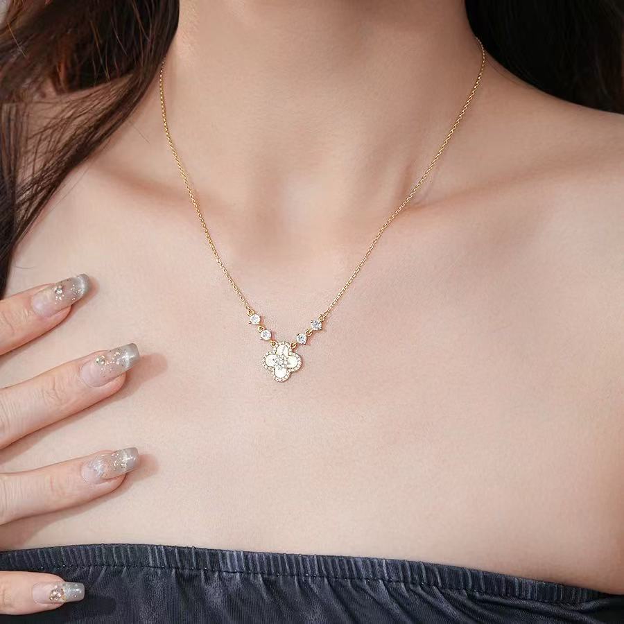 Pink Clover Glow Necklace