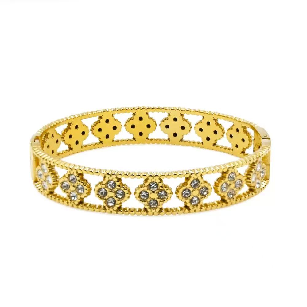 Clover Cutout Bangle