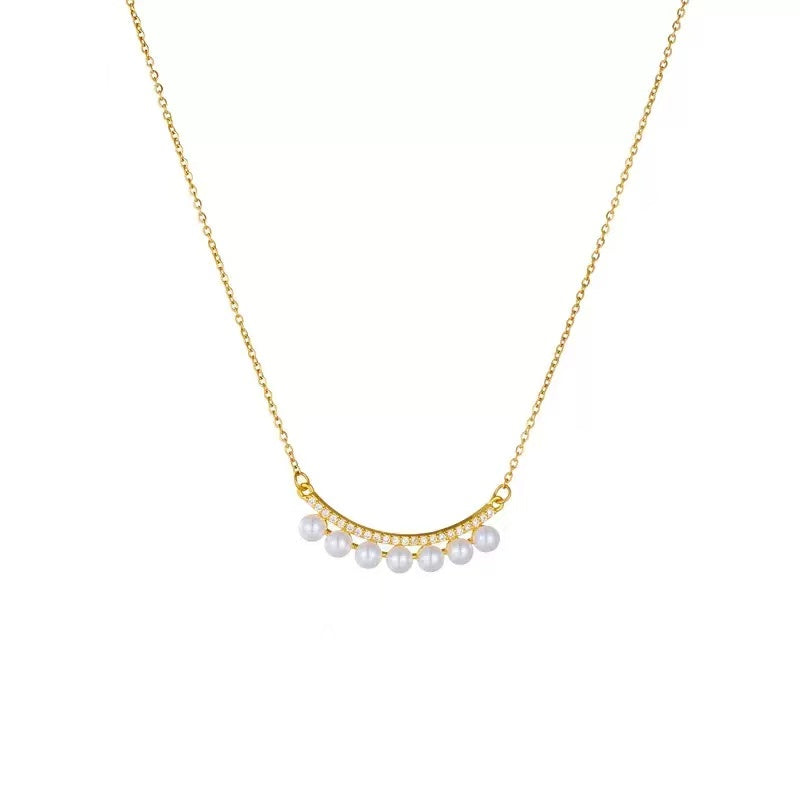 Pearl Arc Diamond Light Necklacec