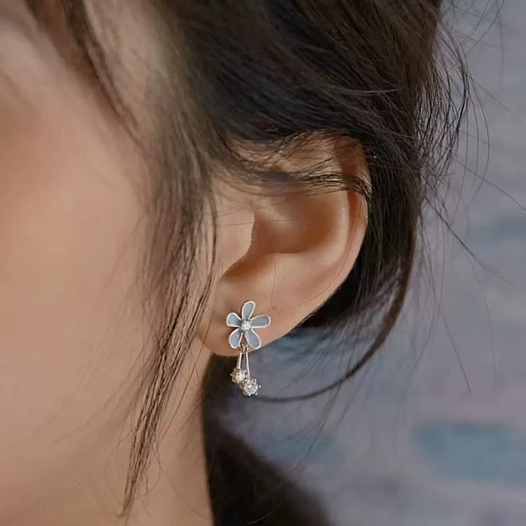 Daisy Dangle Earrings