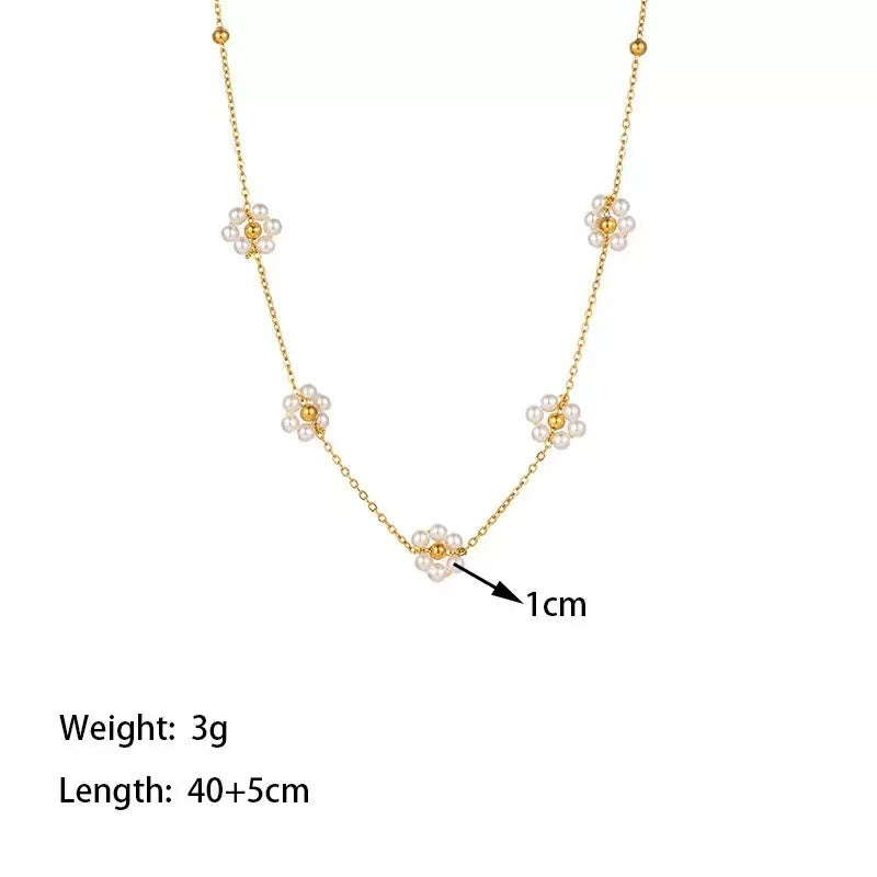 Dainty Pearl Flower Necklace