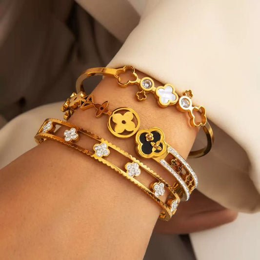 Clover Cutout Bangle