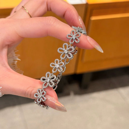 Daisy Chain Bracelet