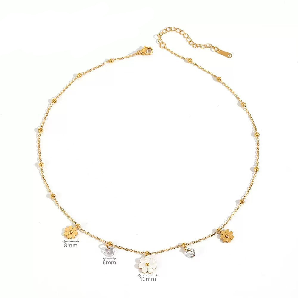 Gold Daisy Necklace