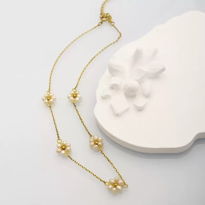 Dainty Pearl Flower Necklace