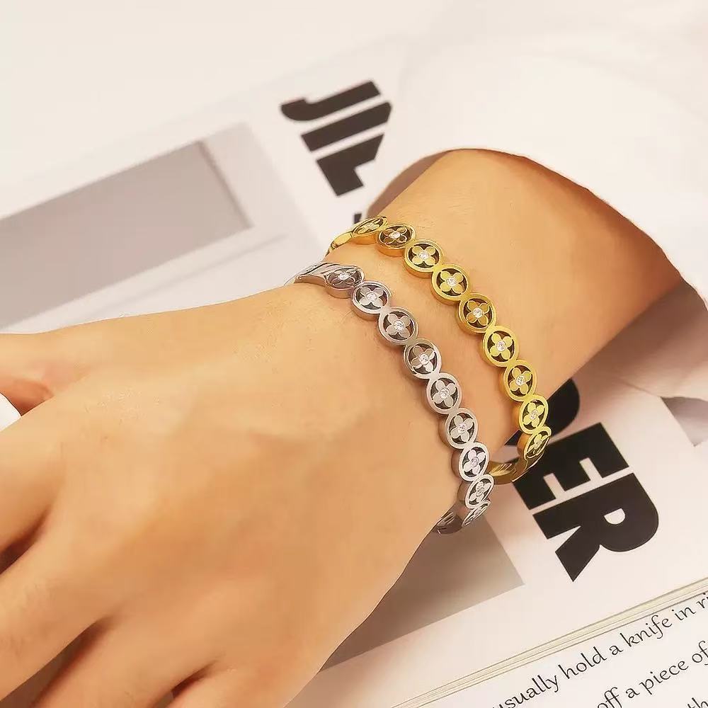 Daisy Glow Bangle