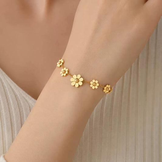 Gold daisy bracelet