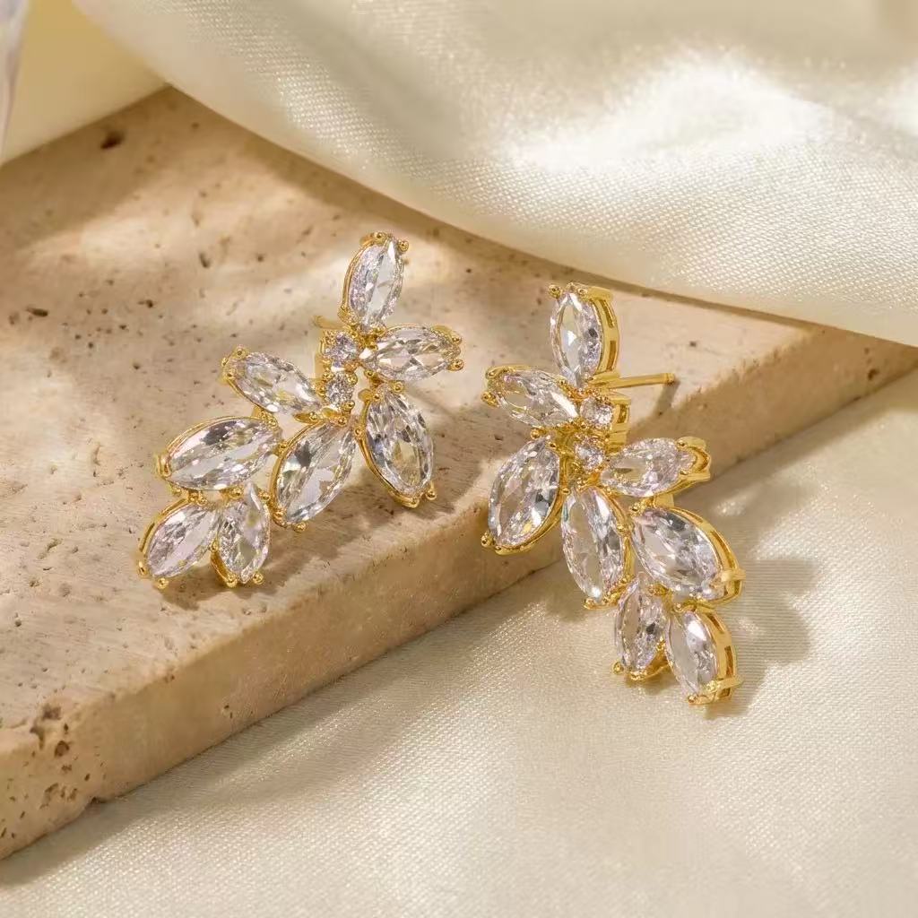 Stud Leaf Earrings