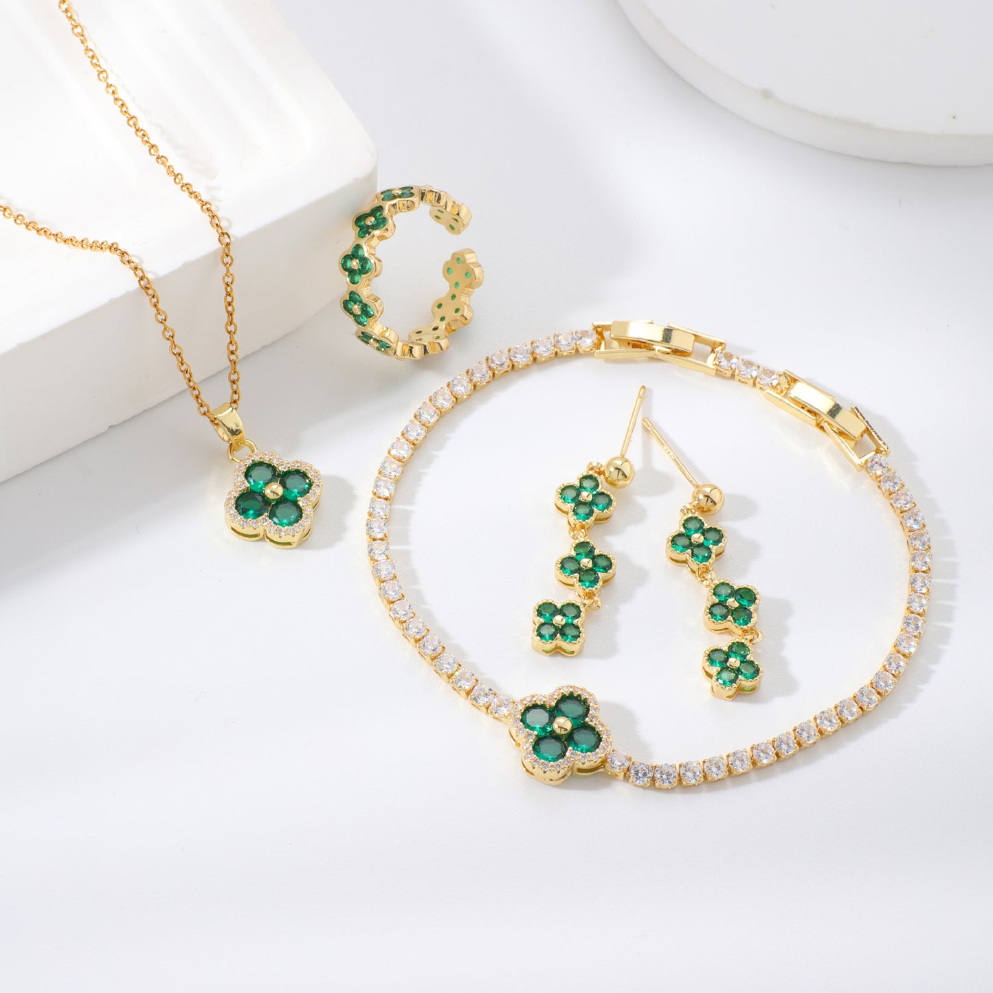 Gilded Clover Glow Set