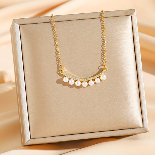 Pearl Arc Diamond Light Necklacec
