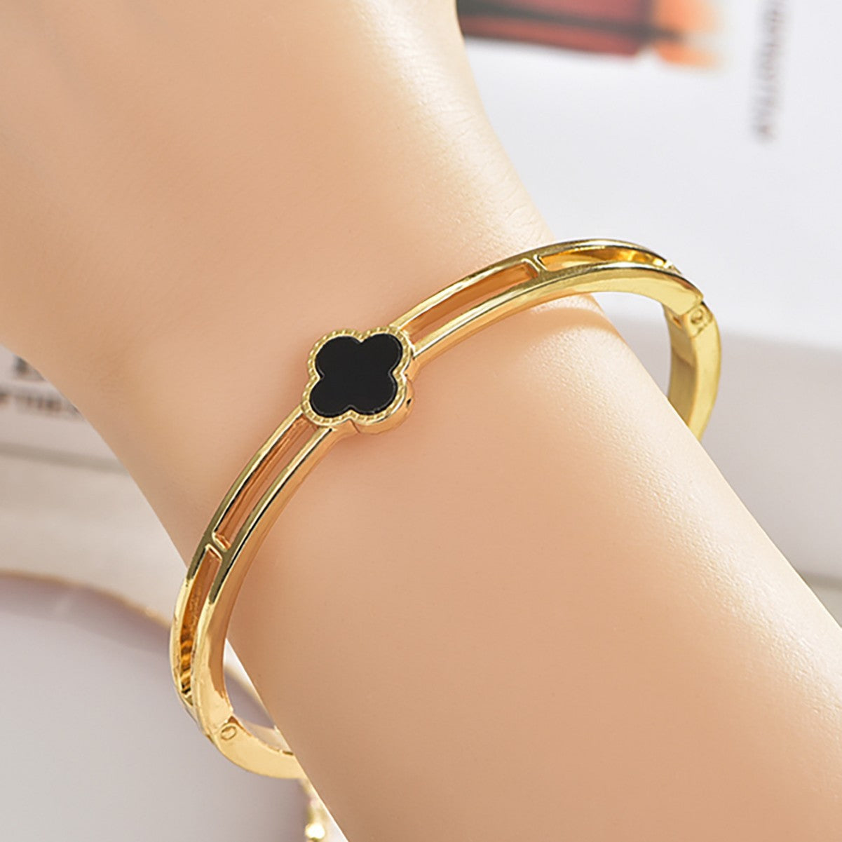 Eternal Clover Collection