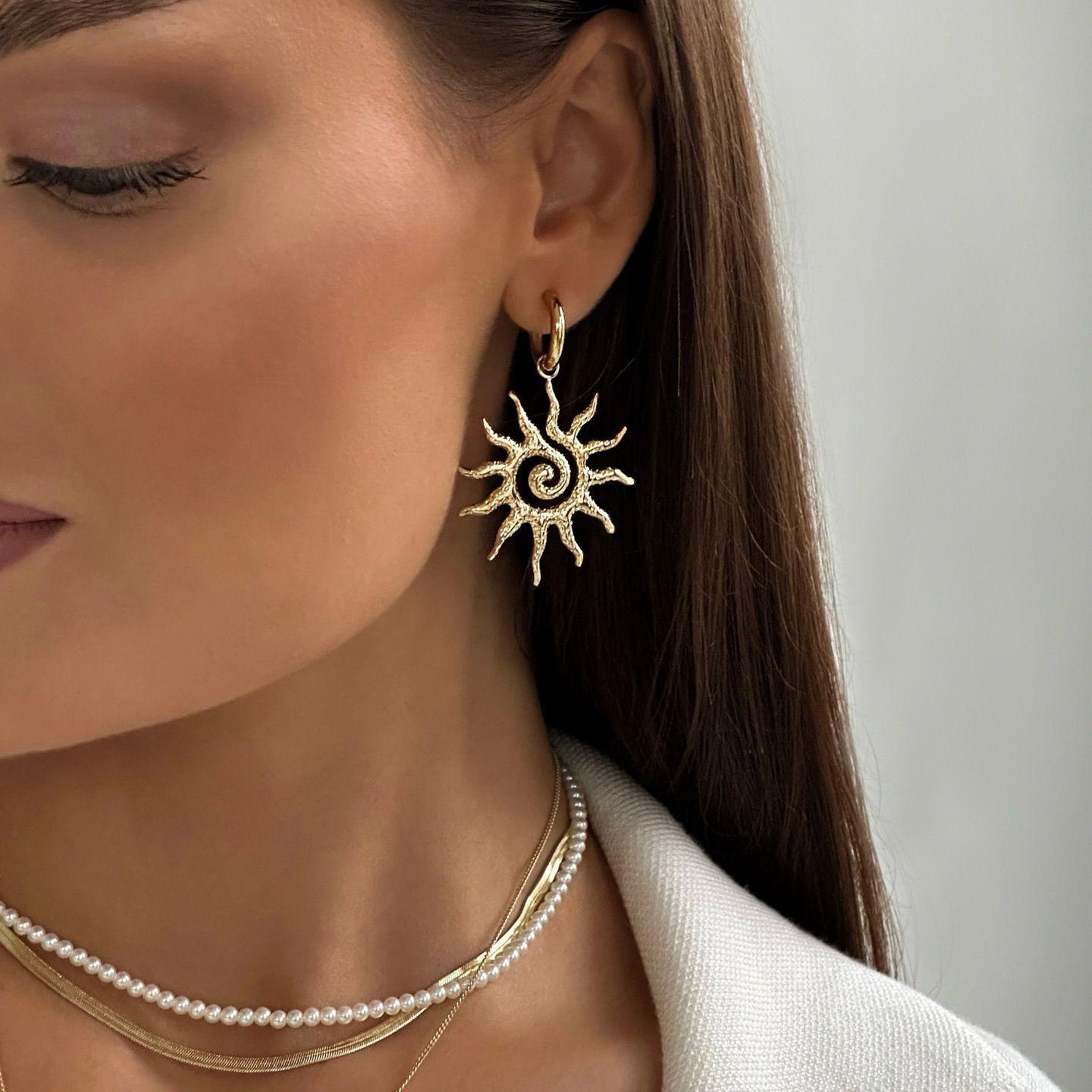 Sunburst Spiral Hoops