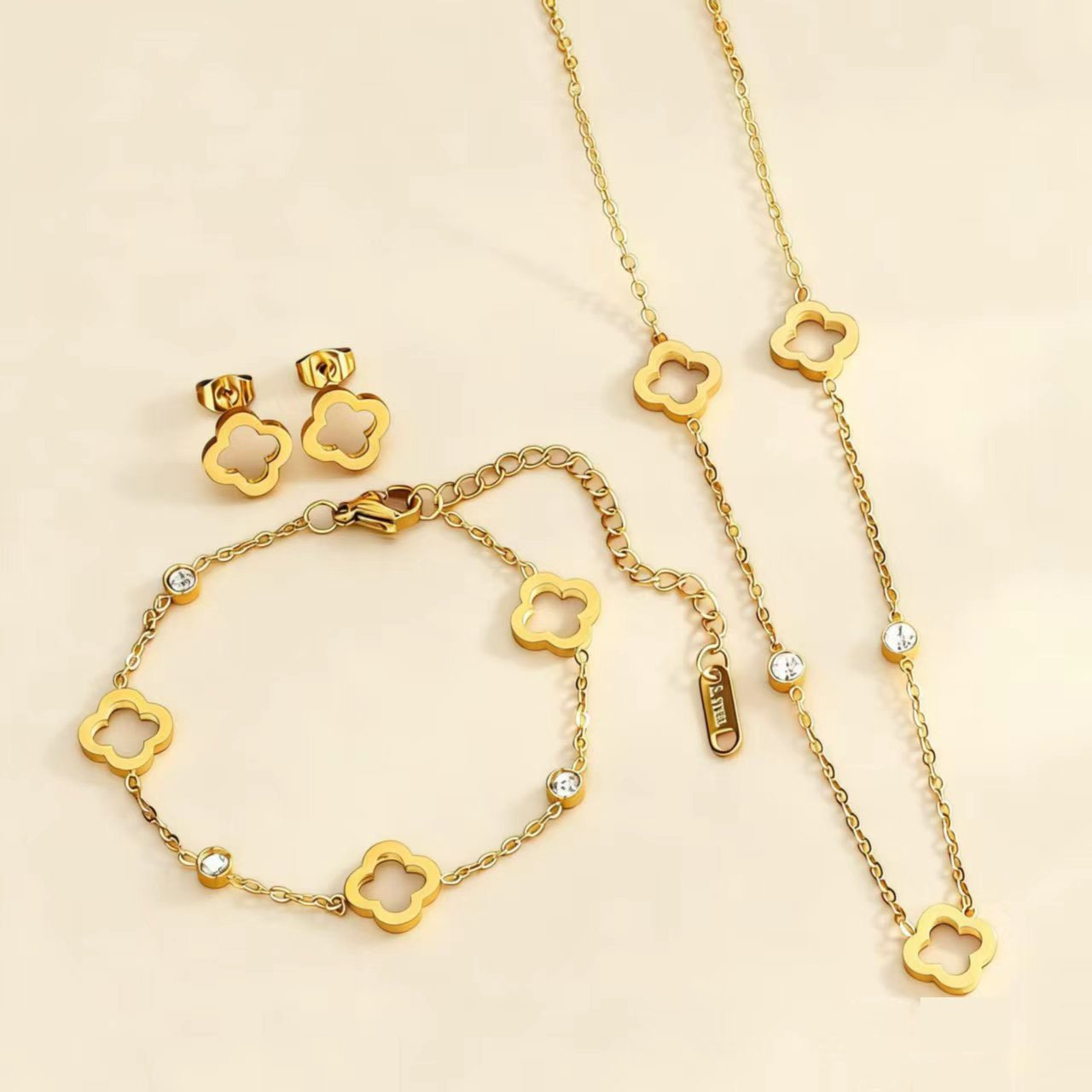Minimal Clover Set