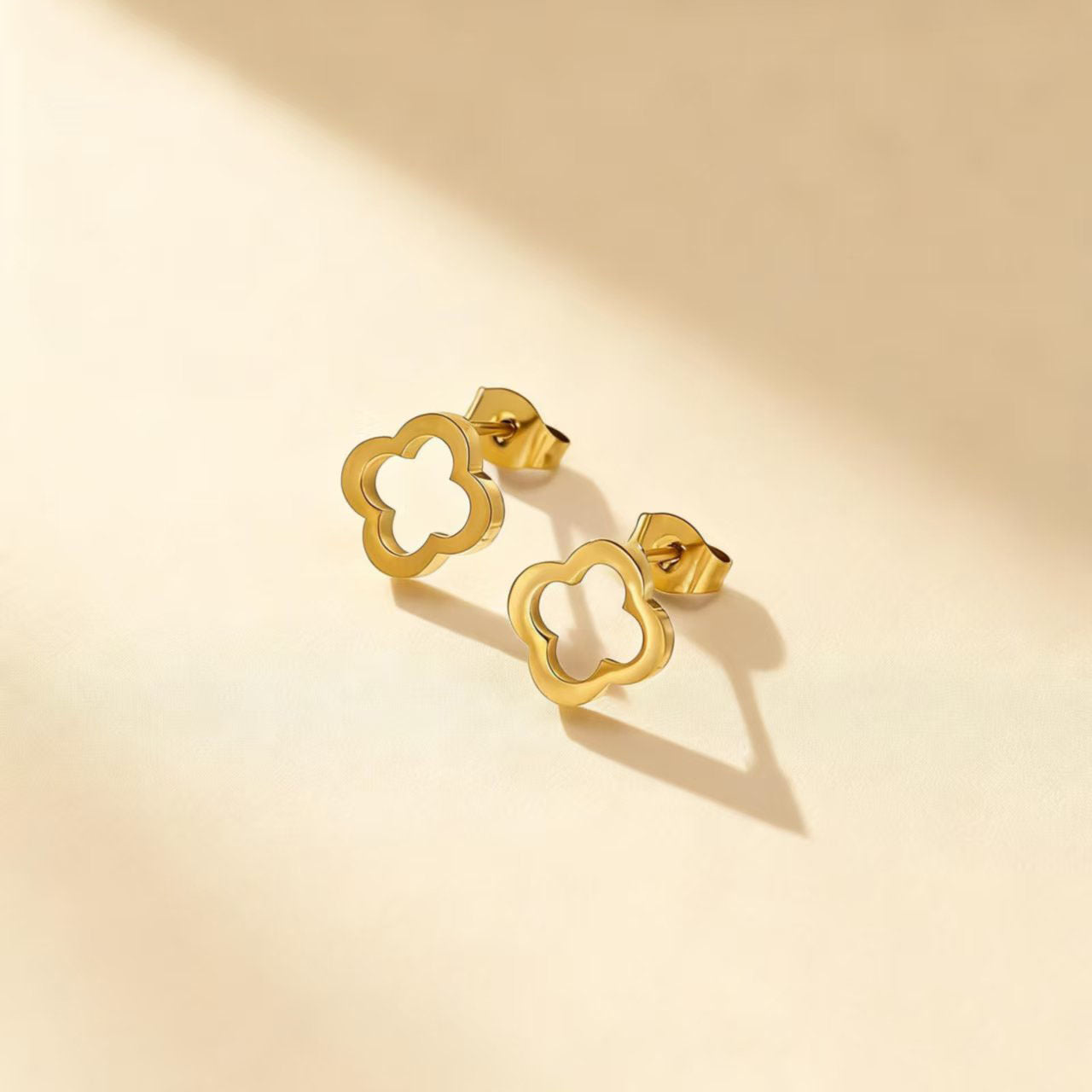 Minimal Clover Set