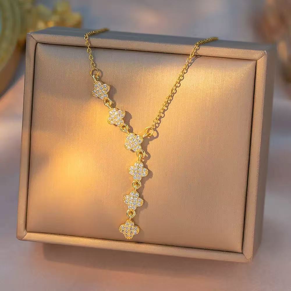 Vibrant Clover Bloom Necklace