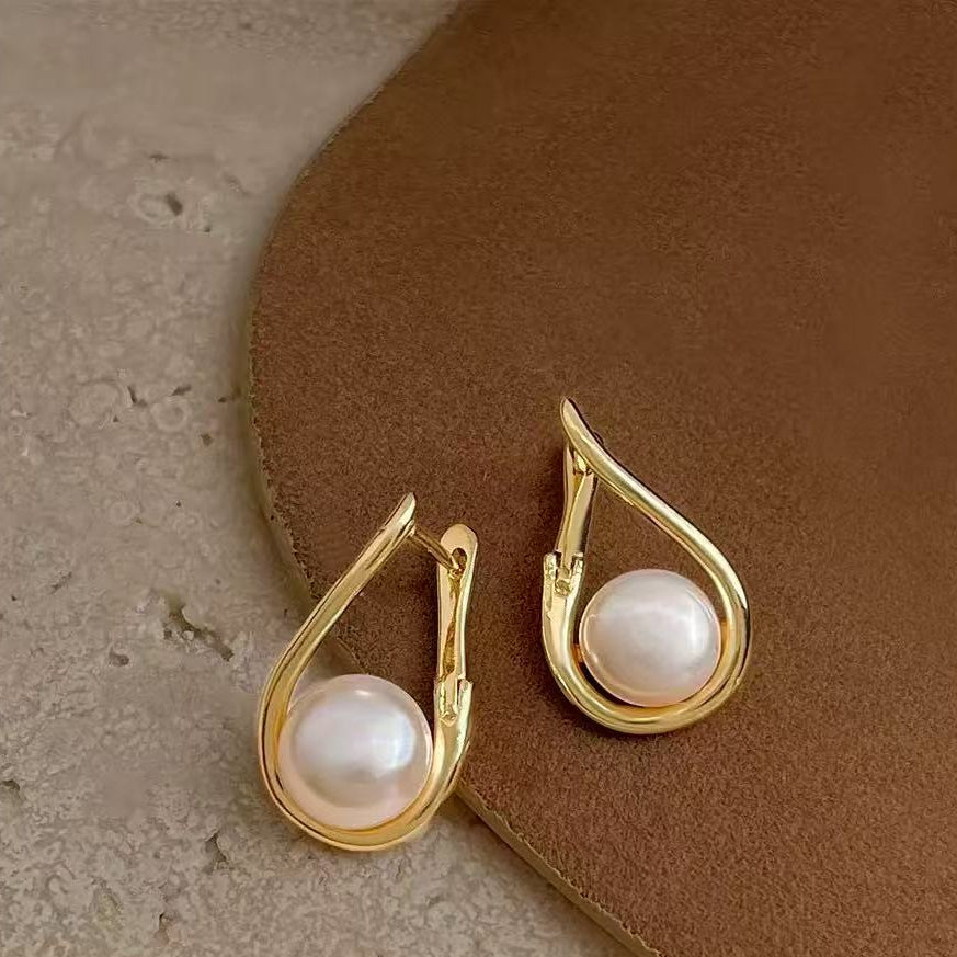 Teardrop Pearl Gold Earrings