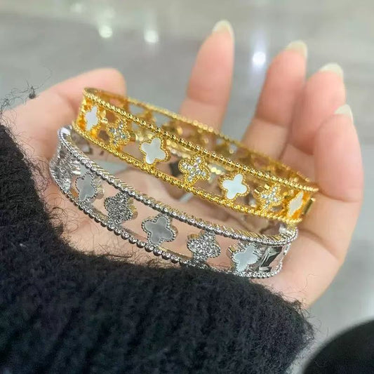 Shell & Rhinestone Clover  Bangle