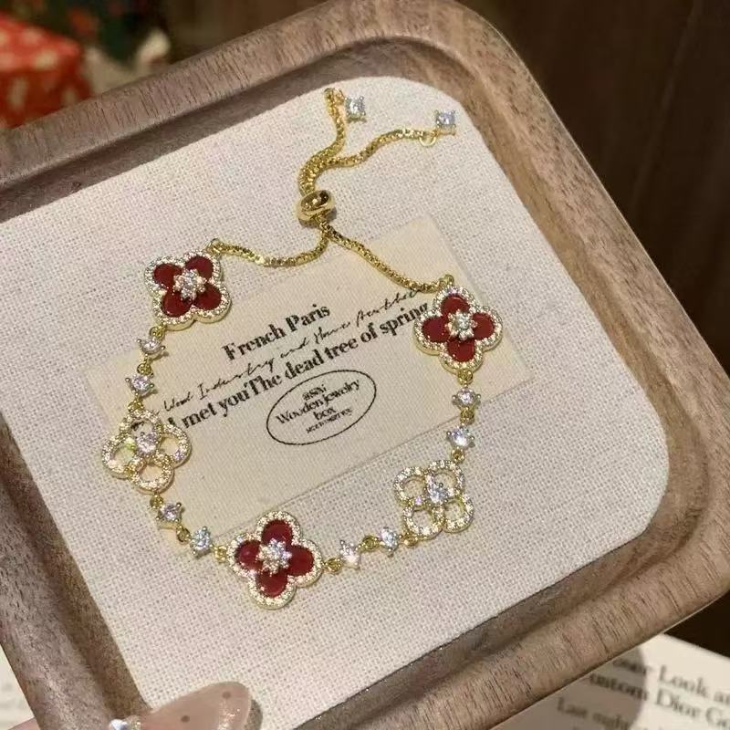 Clover Petal Glow Bracelet