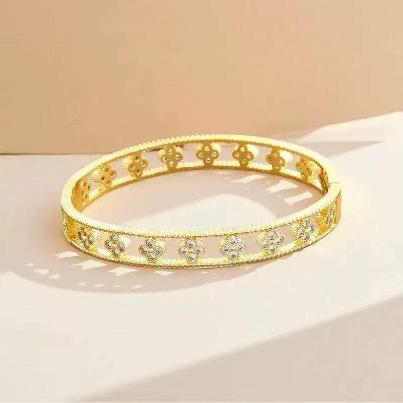 Clover Cutout Bangle