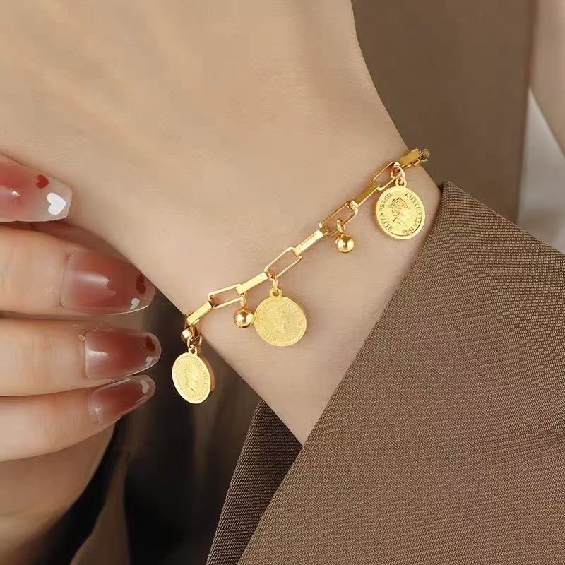 Queen Bracelet