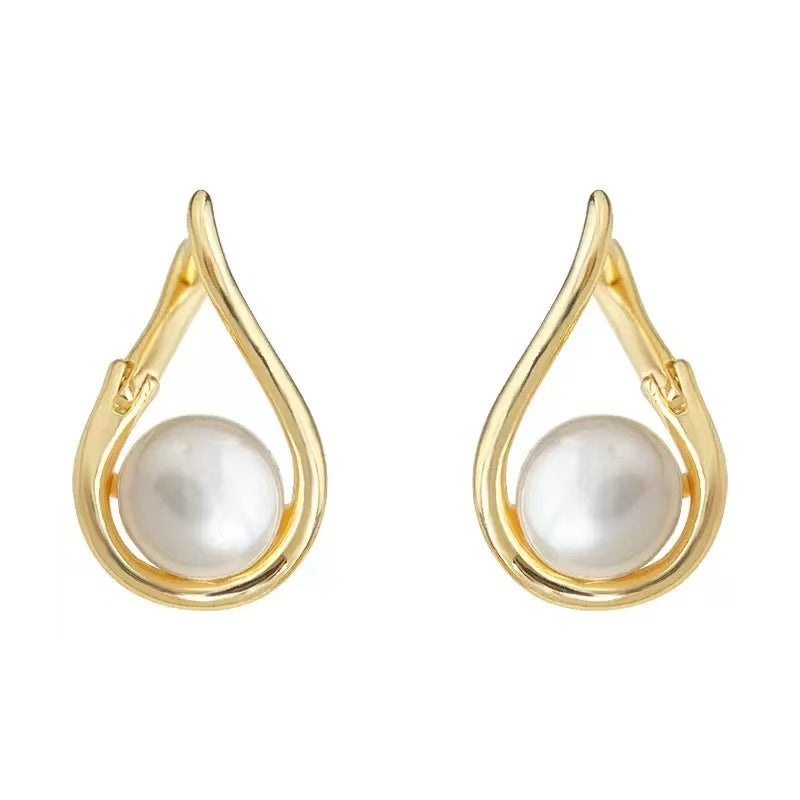 Teardrop Pearl Gold Earrings