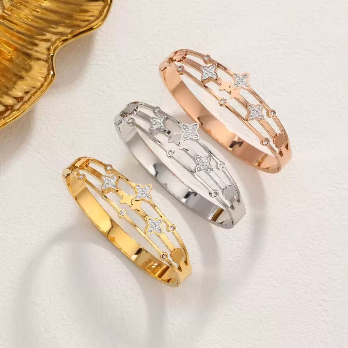 Calyxa Bangle