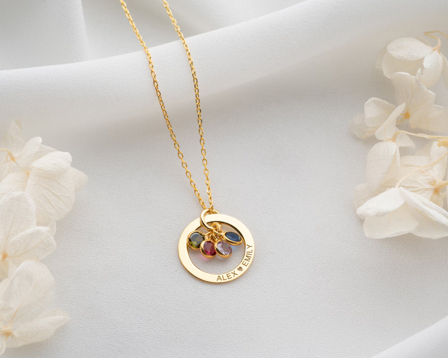 Collar personalizado de oro con piedra natal: Mensaje grabado en círculo de plata