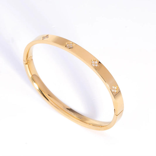 Clover Zirconia Bangle