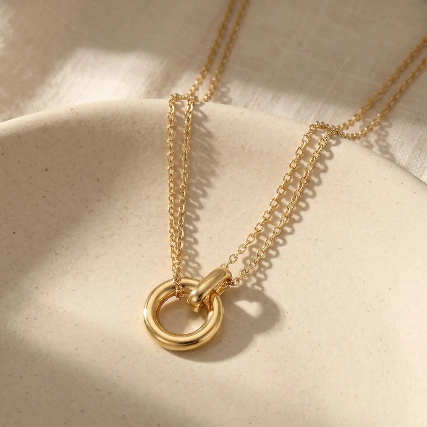 Dainty Interlocking Circle Necklace
